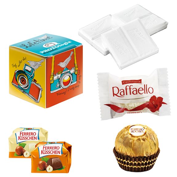 Promo Würfel Verpackung gefüllt mit Ferrero, Raffaello, Ferrero Rocher oder Dextro Energy, individuell bedruckt als Werbeartikel.