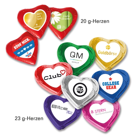 Schoko Herzen mit Etikett mit Logo bedruckt als Werbeartikel.