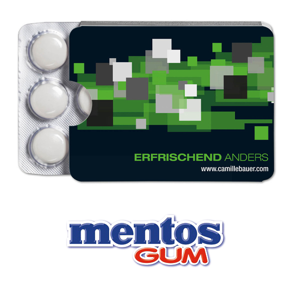 Der Mentos Gum Blister ist gefüllt mit 12 Stück Mentos Kaugummi. Das Blister ist verpackt im Werbeschuber. Der Werbeschuber kann individuell bedruckt werden nach Wunsch und Vorlage.