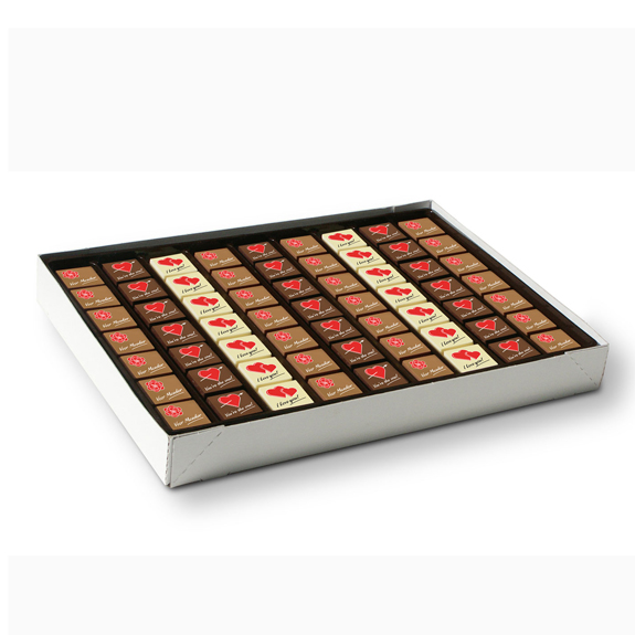 Pralinen mit Logo bedruckt direkt auf der Schokolade, lose verpackt im Karton als bulk ware.