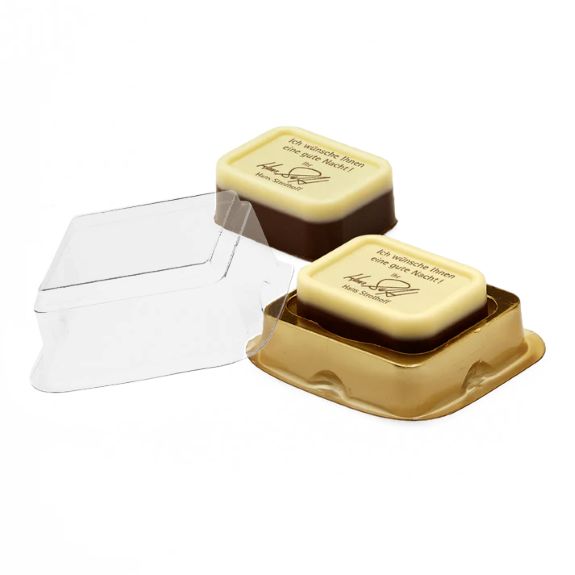 Praline mit Logo in Zartbitte direkt auf der Schokolade bedruckt als Werbemittel.